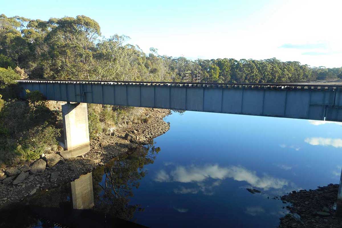 Railway bridge across Black River
