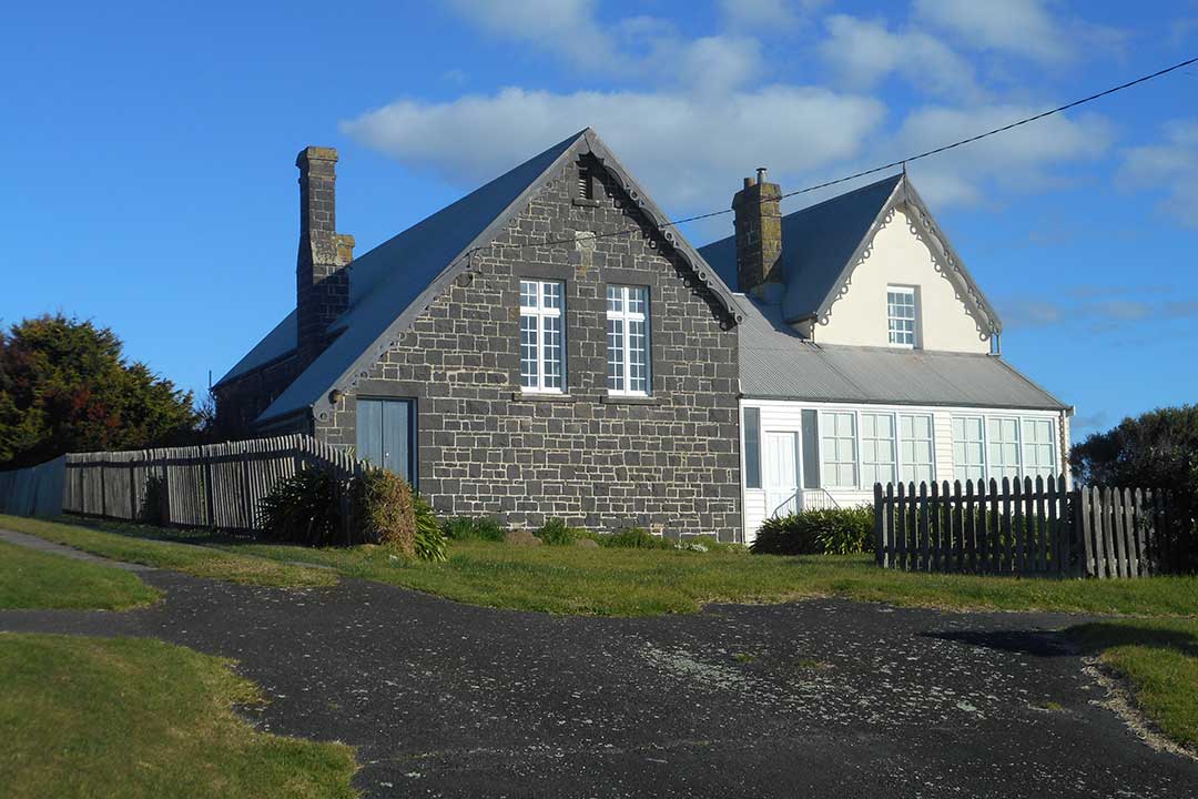 Old School Residence and Hall
