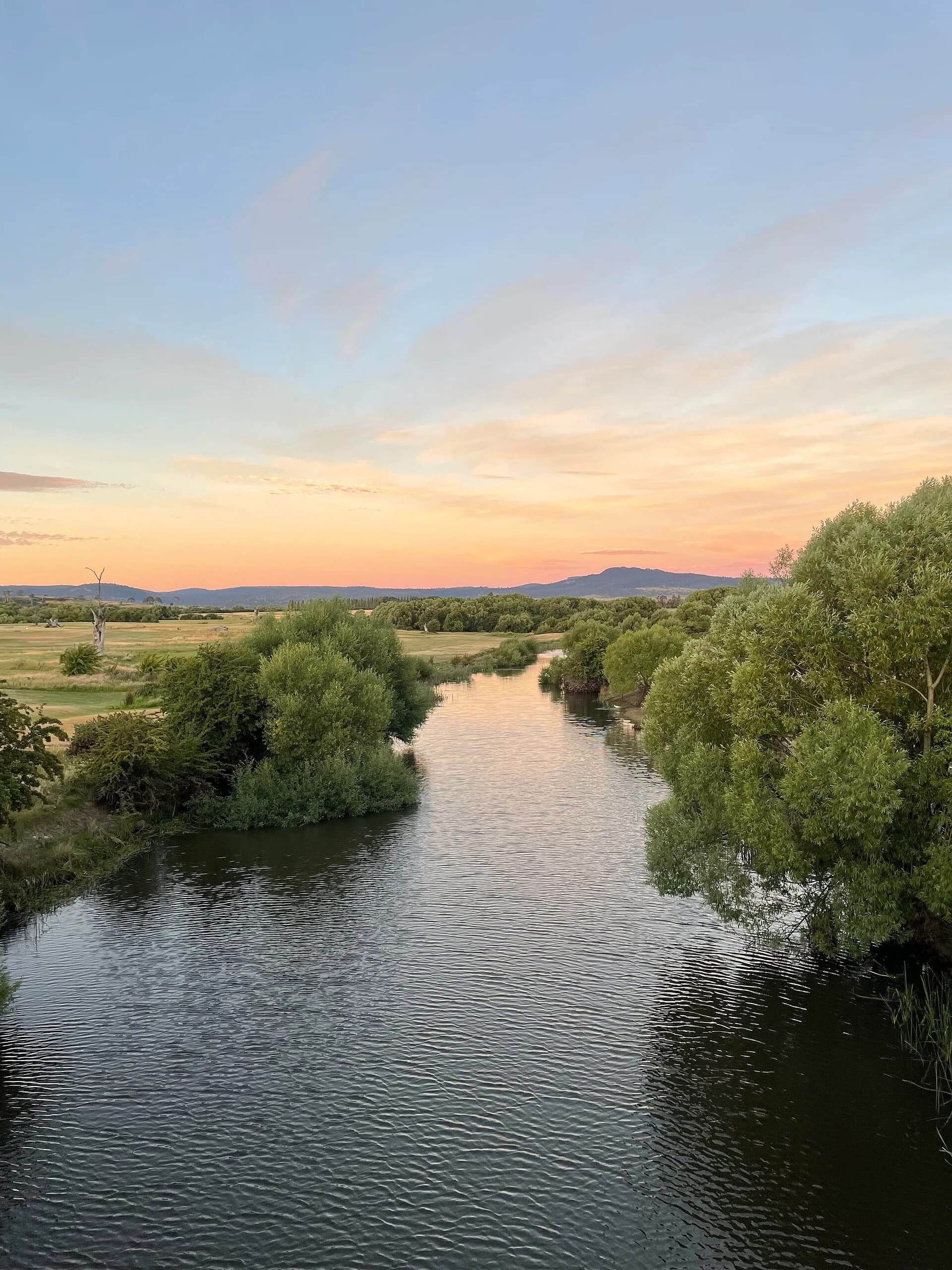 River Clyde flowing through Bothwell
