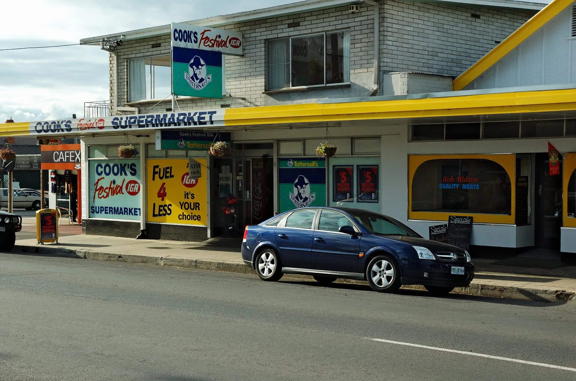Shops in the centre of Exeter beside the West Tamar Highway