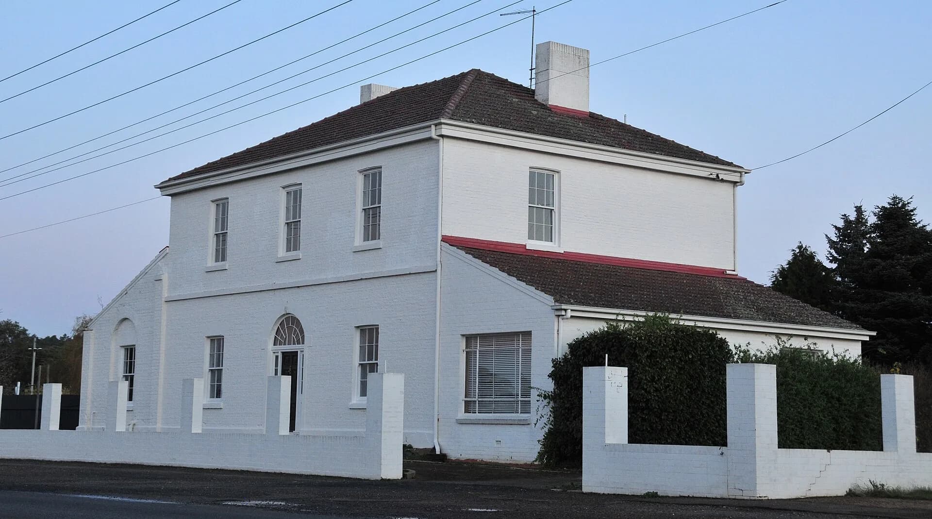 Two-storey historic house at Exton