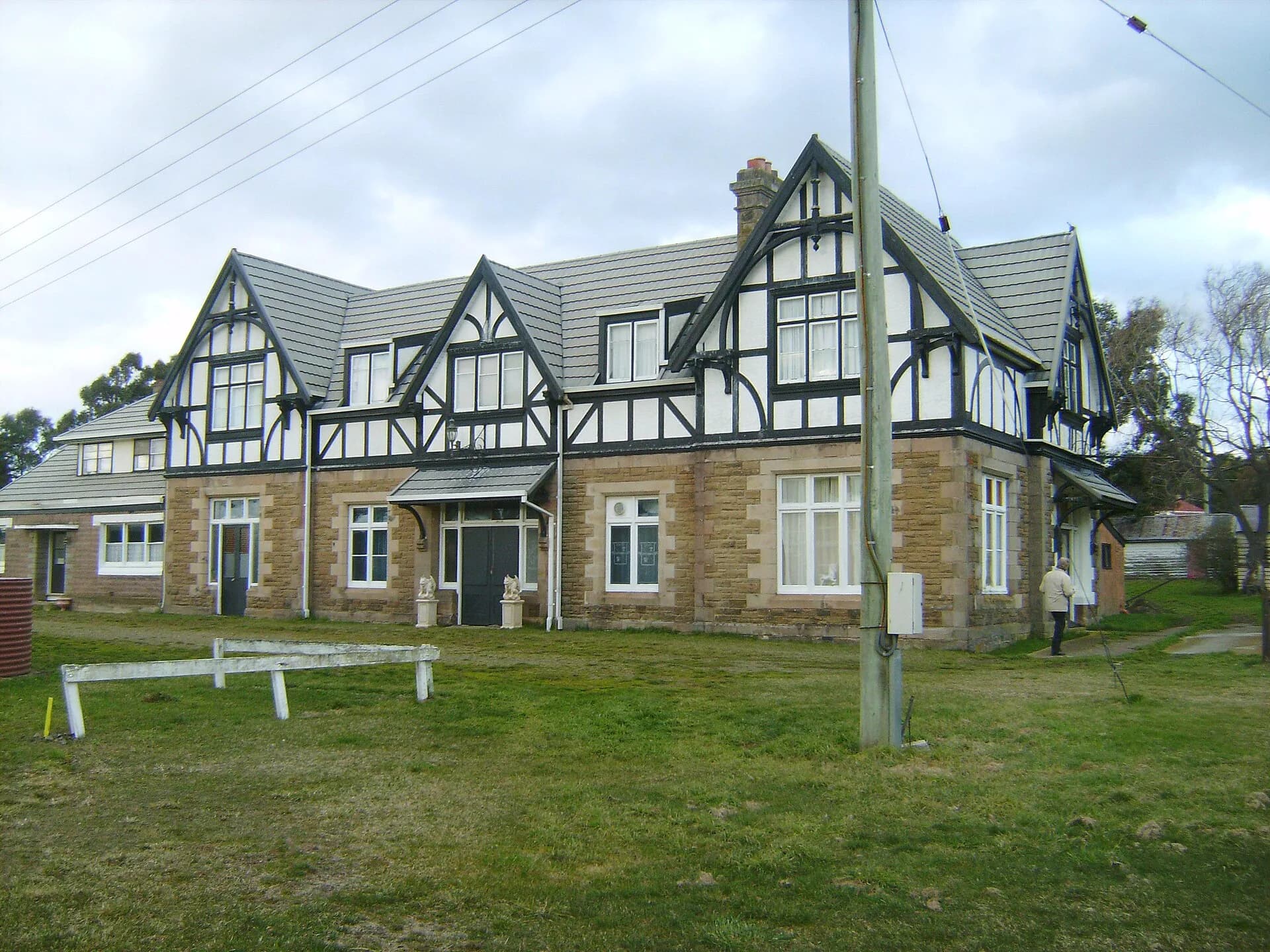 Parattah Hotel beside the former railway centre