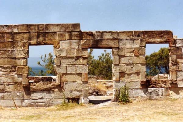 Historic stone ruins near Saltwater River