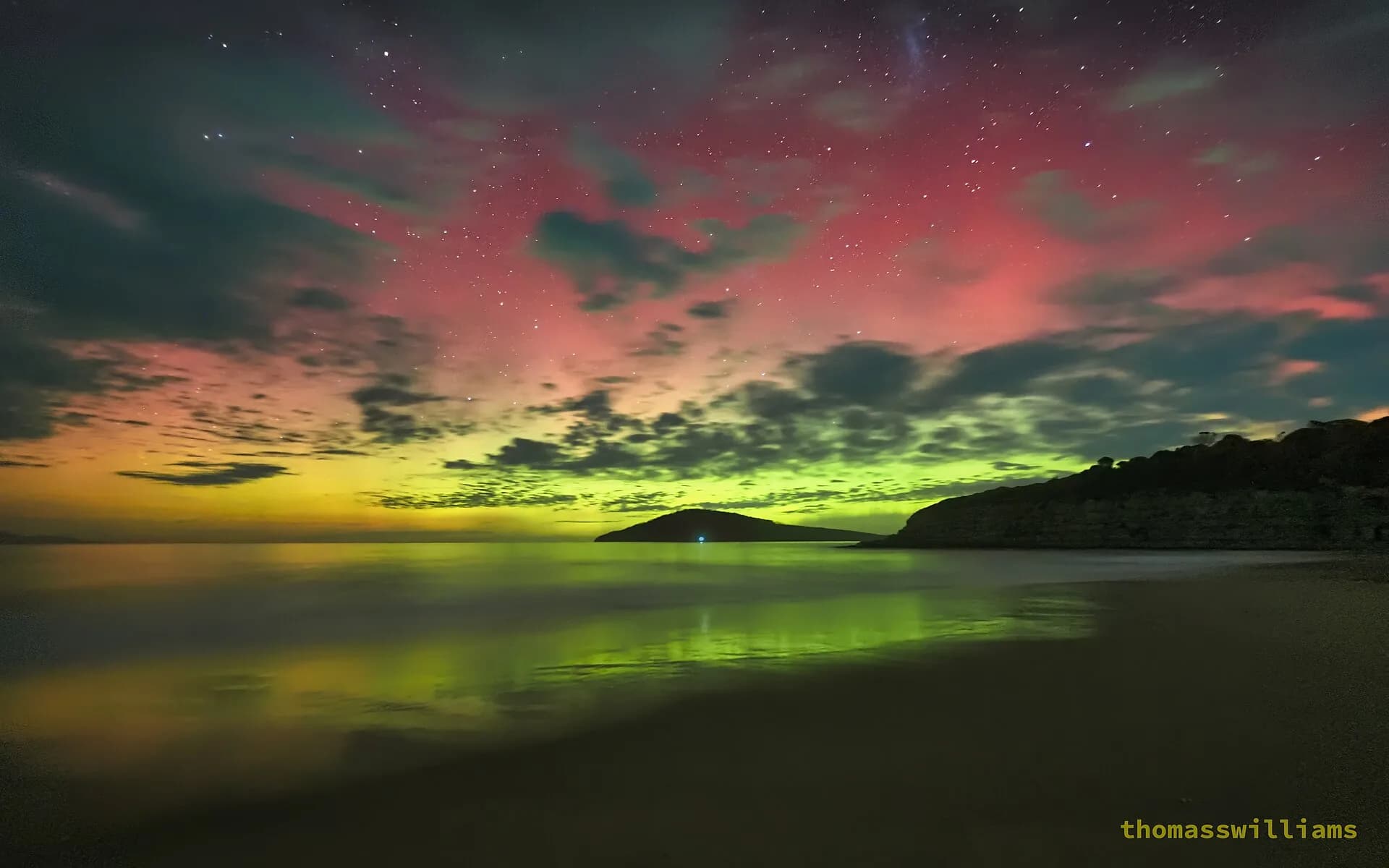 Dark southern coastal sky above a Tasmanian beach