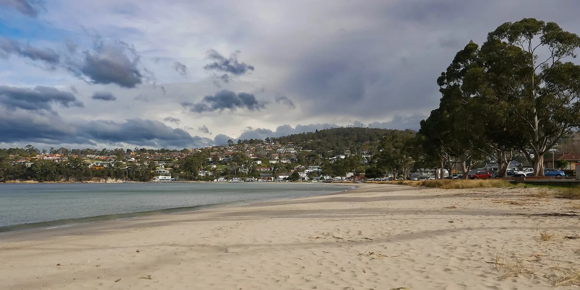 Kingston Beach curving around the lower Derwent shore