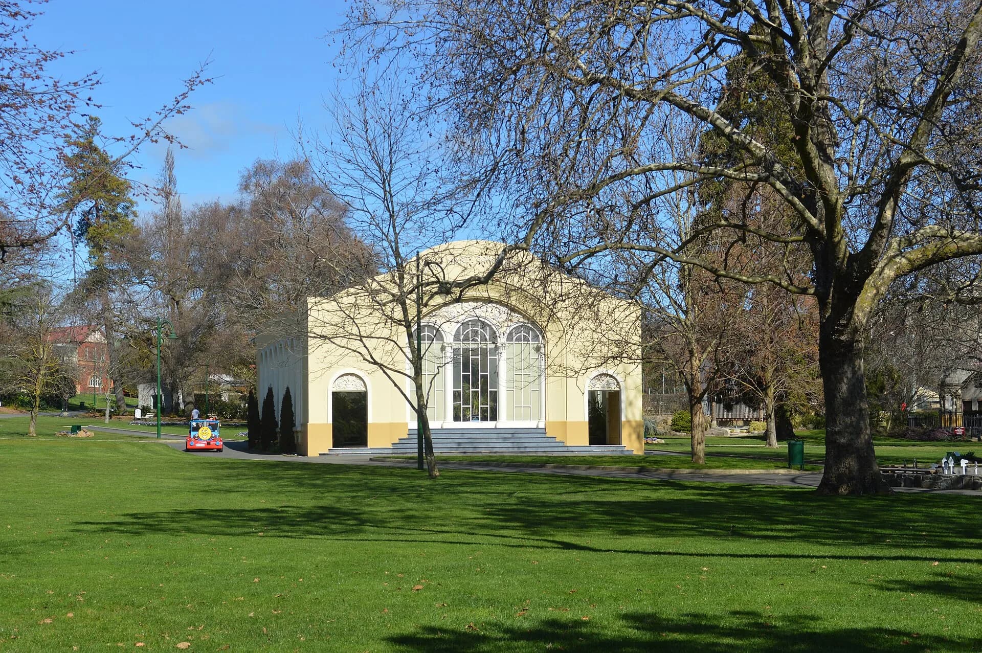 Conservatory and gardens in Launceston City Park