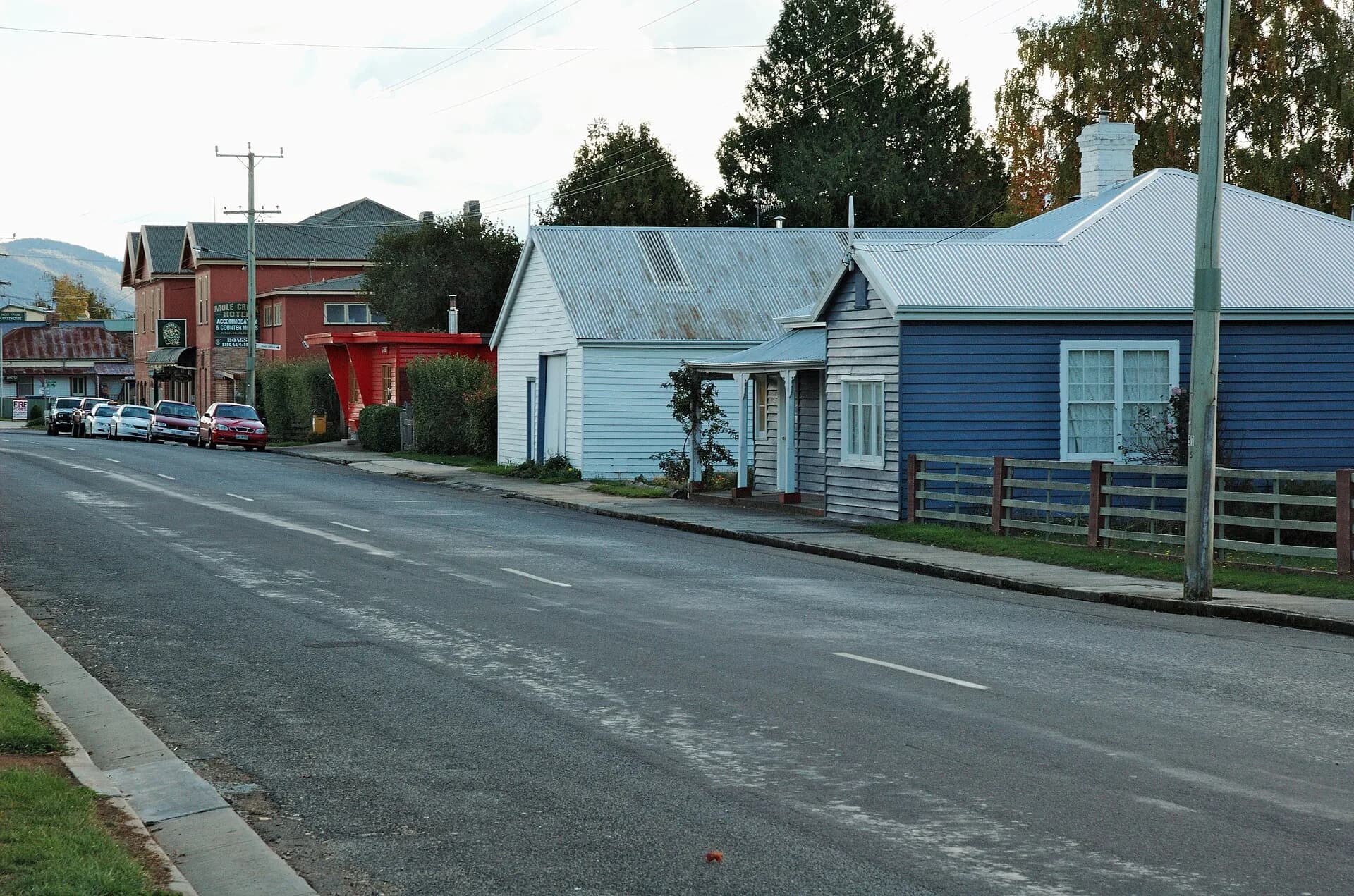 Pioneer Drive through the rural town of Mole Creek