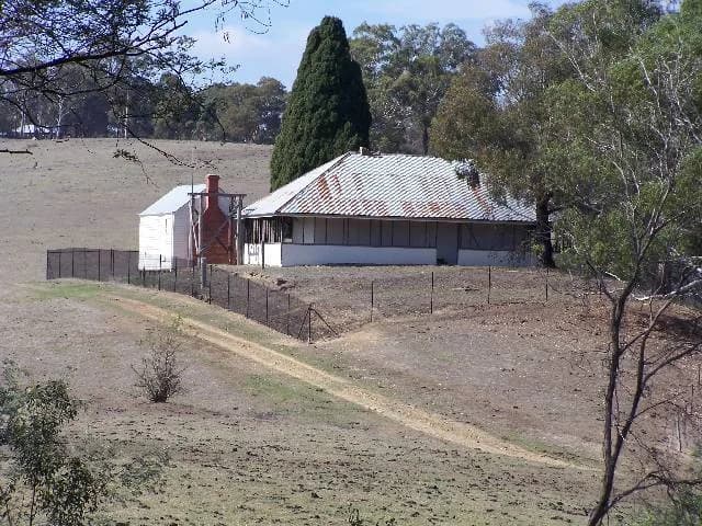 Historic house and garden in Pontville