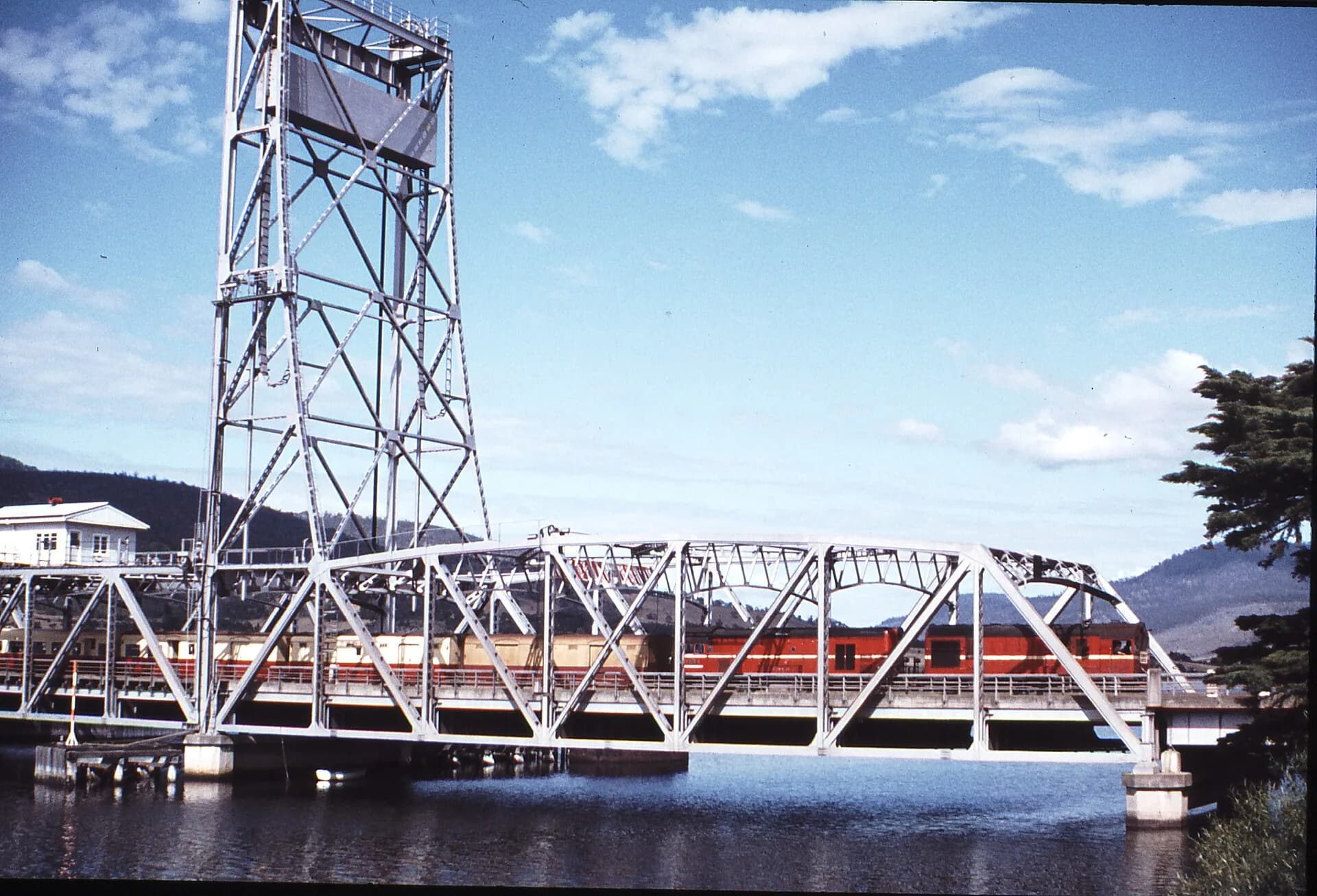 Tasman Limited passenger train crossing the Derwent River bridge at Bridgewater